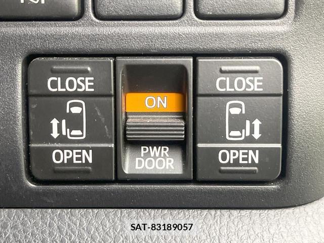 Toyota NOAH 2018-08 8373031-4