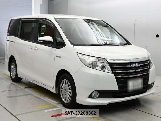 Toyota NOAH 2014-05 8373064-10