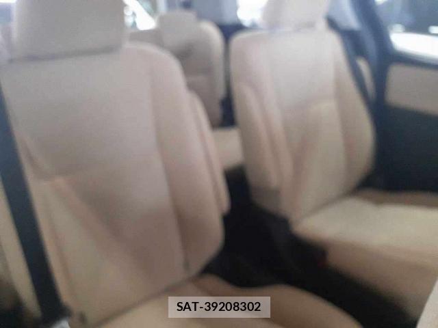 Toyota NOAH 2014-05 8373064-7