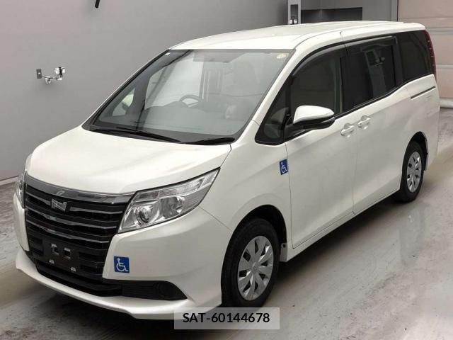Toyota NOAH 2017-07 8373090-0