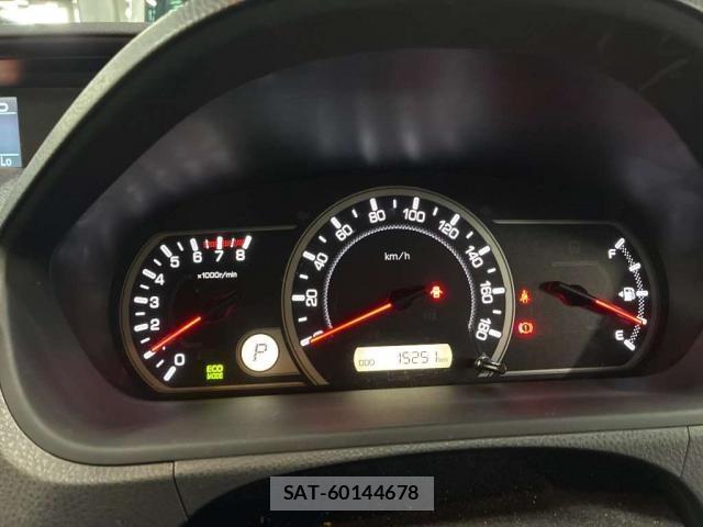 Toyota NOAH 2017-07 8373090-10