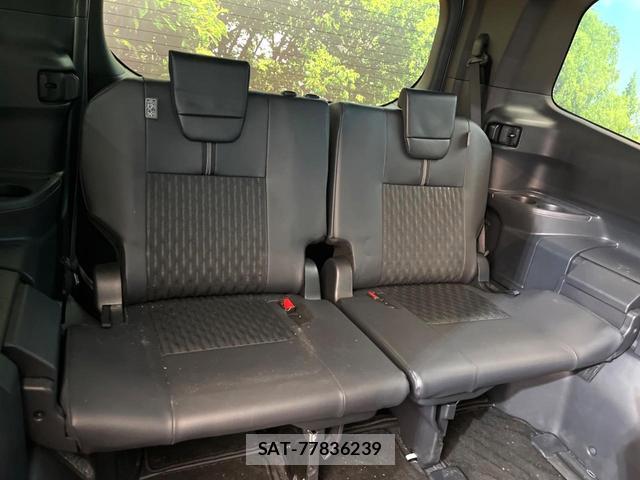 Toyota NOAH 2025-07 8373133-9
