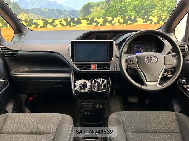 Toyota NOAH 2018-02 8373134-1