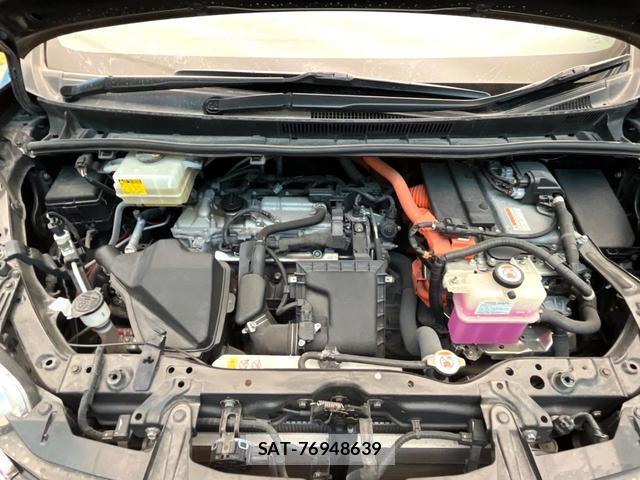 Toyota NOAH 2018-02 8373134-17