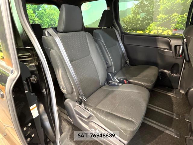 Toyota NOAH 2018-02 8373134-8