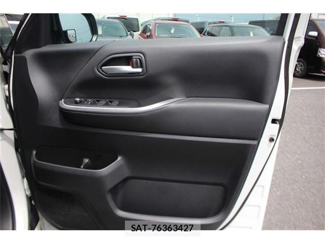 Toyota NOAH 2022-05 8373522-18