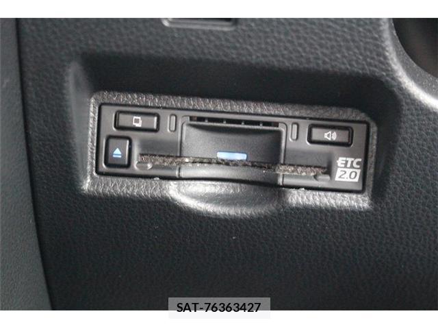 Toyota NOAH 2022-05 8373522-4