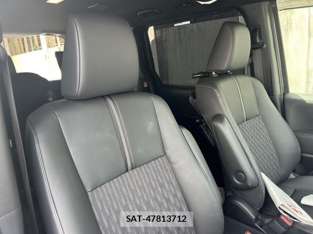 Toyota NOAH 2025-02 8373555-4