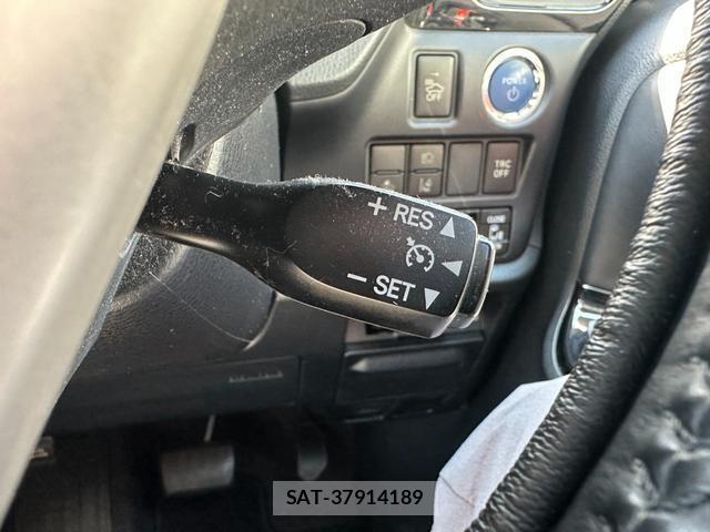 Toyota NOAH 2018-08 8373819-11