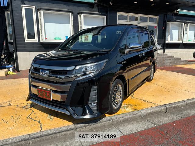 Toyota NOAH 2018-08 8373819-17