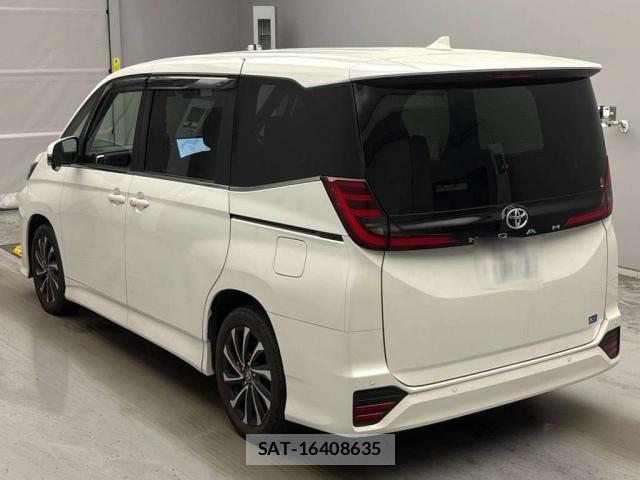 Toyota NOAH 2022-02 8373844-1