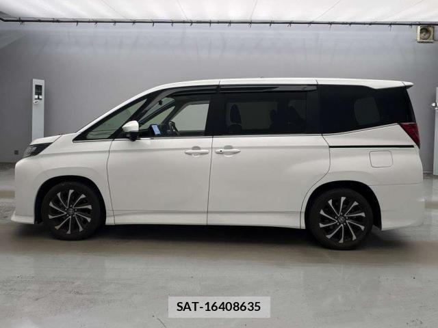 Toyota NOAH 2022-02 8373844-12