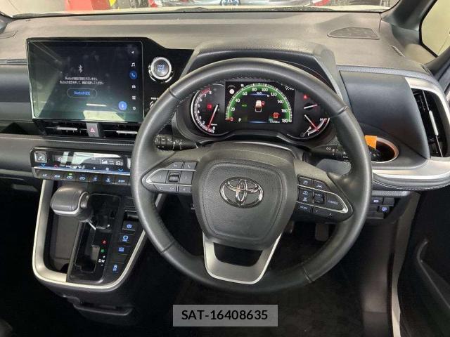 Toyota NOAH 2022-02 8373844-2