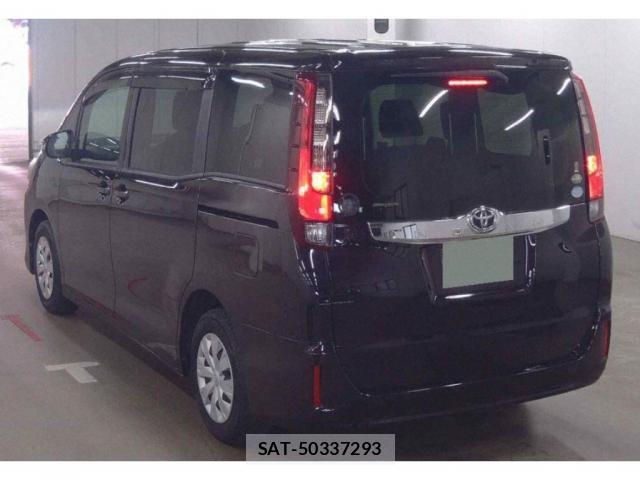 Toyota NOAH 2016-02 8373849-1