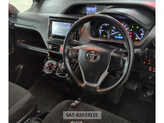 Toyota NOAH 2020-07 8373850-2