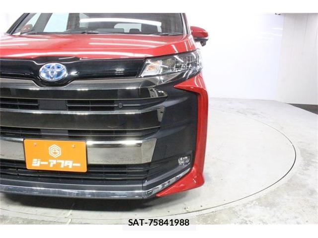 Toyota NOAH 2022-10 8373950-13