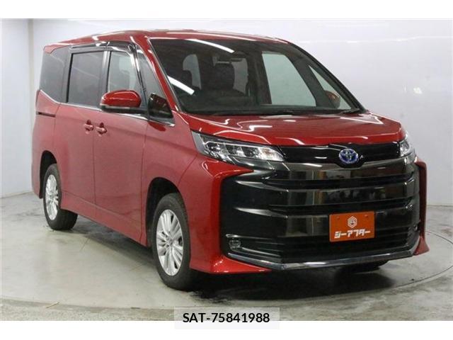 Toyota NOAH 2022-10 8373950-2