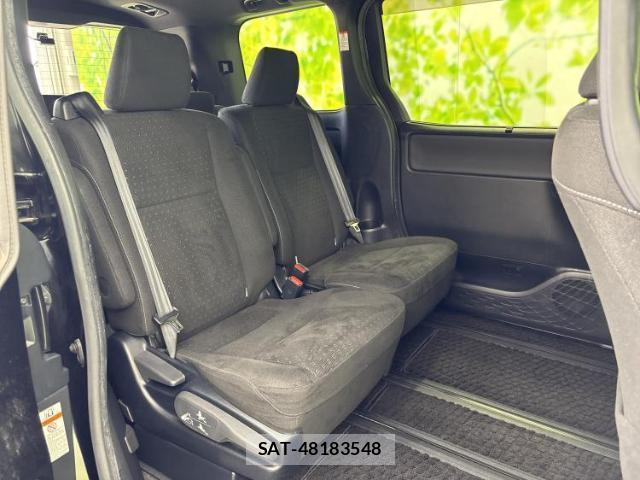 Toyota NOAH 2020-11 8374072-4