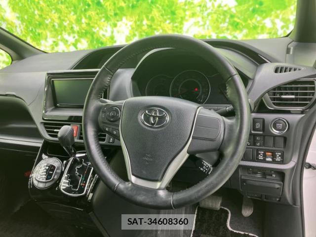 Toyota NOAH 2019-04 8374163-14