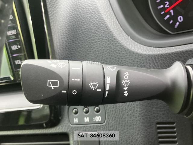 Toyota NOAH 2019-04 8374163-16