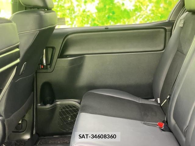 Toyota NOAH 2019-04 8374163-4