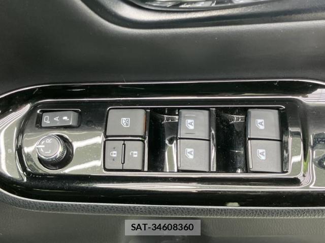 Toyota NOAH 2019-04 8374163-7