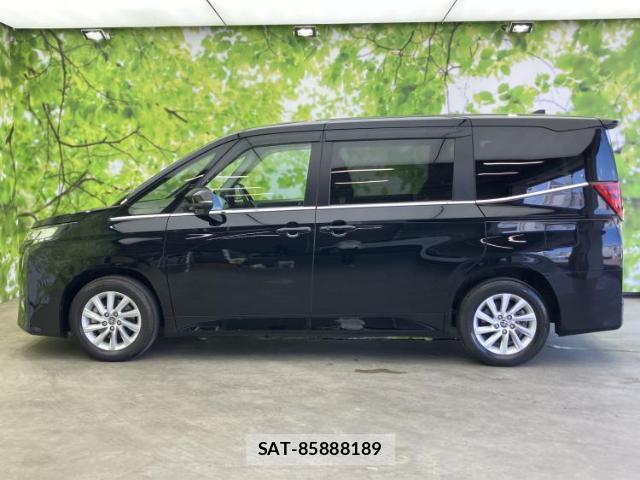 Toyota NOAH 2022-09 8374238-1