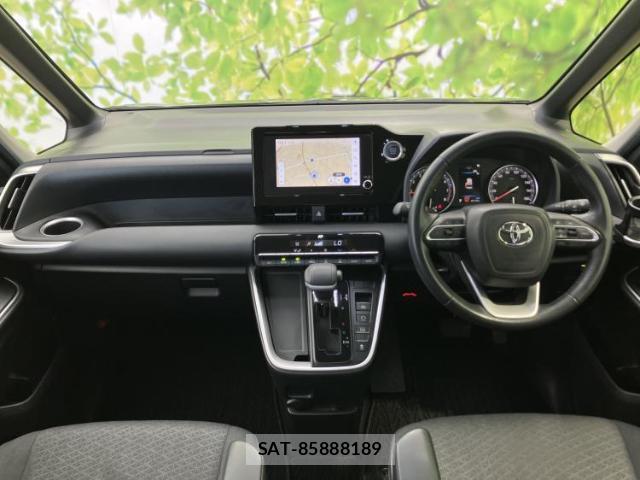 Toyota NOAH 2022-09 8374238-3