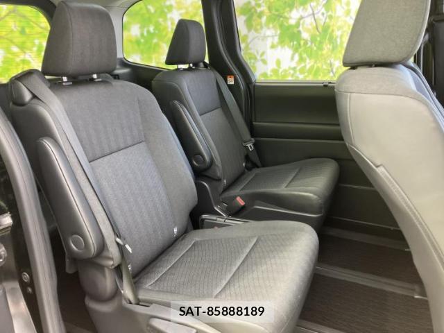 Toyota NOAH 2022-09 8374238-5