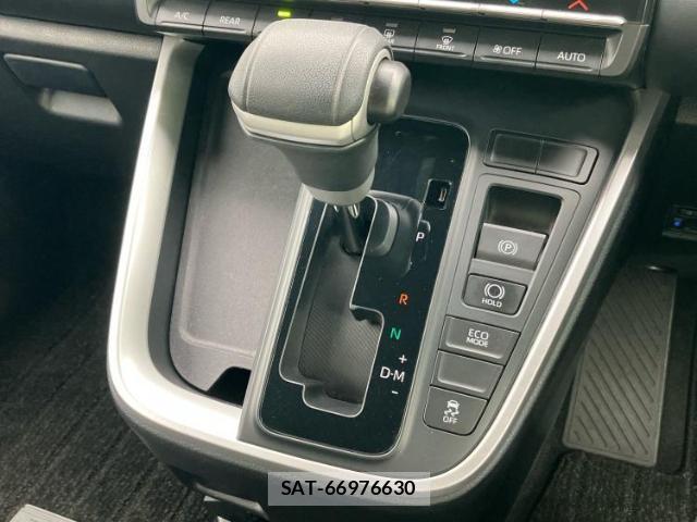 Toyota NOAH 2023-08 8374316-17