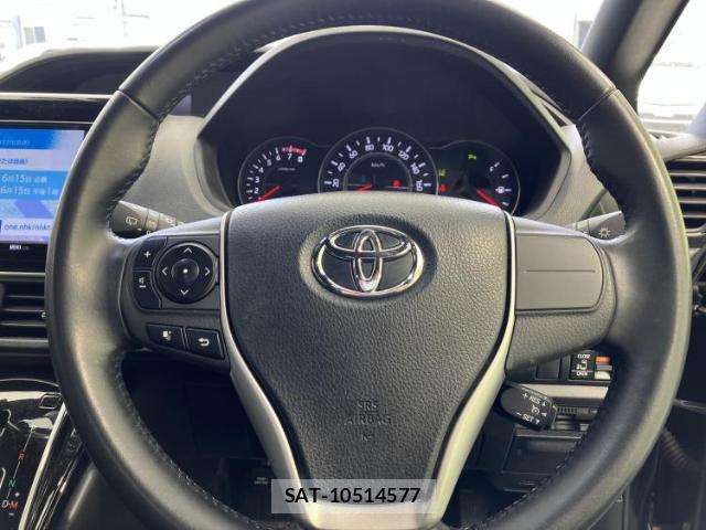 Toyota NOAH 2019-05 8374323-14
