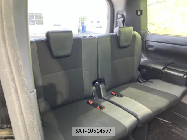 Toyota NOAH 2019-05 8374323-5
