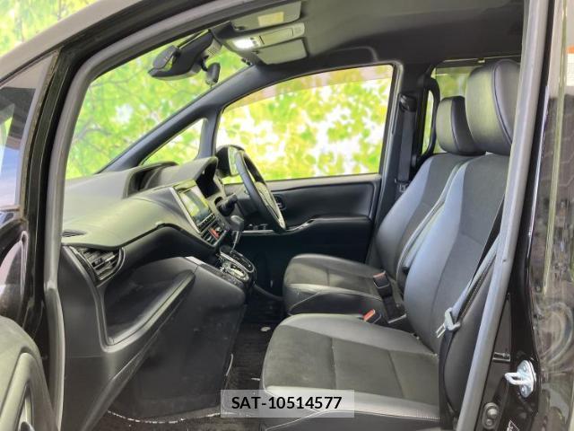 Toyota NOAH 2019-05 8374323-6