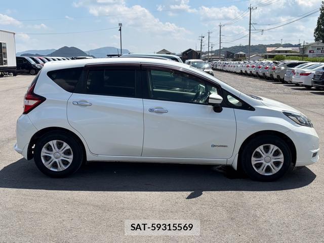 Nissan NOTE 2017-11 8372657-16