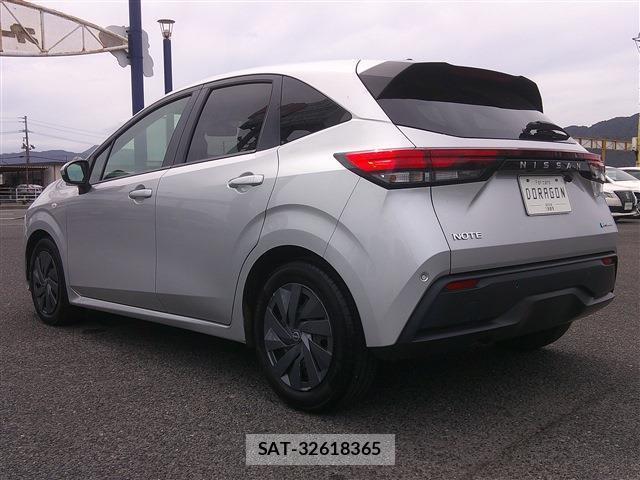 Nissan NOTE 2022-06 8372937-7