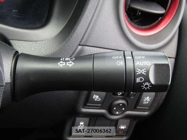 Nissan NOTE 2018-03 8373709-16