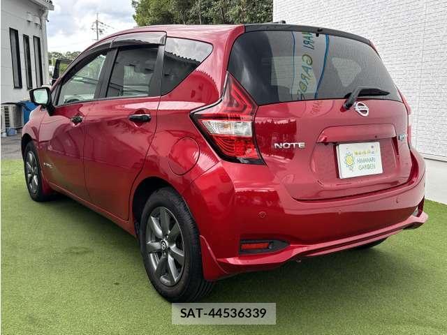 Nissan NOTE 2018-02 8374022-3