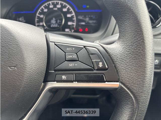 Nissan NOTE 2018-02 8374022-5