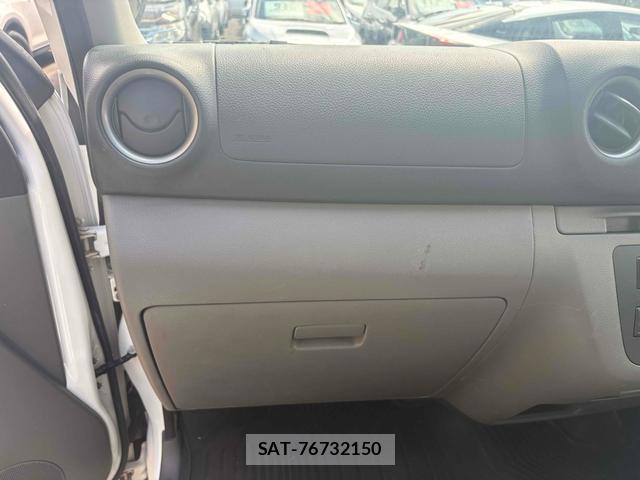 Nissan NV350 Caravan 2017-11 8373152-11