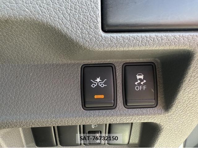 Nissan NV350 Caravan 2017-11 8373152-18