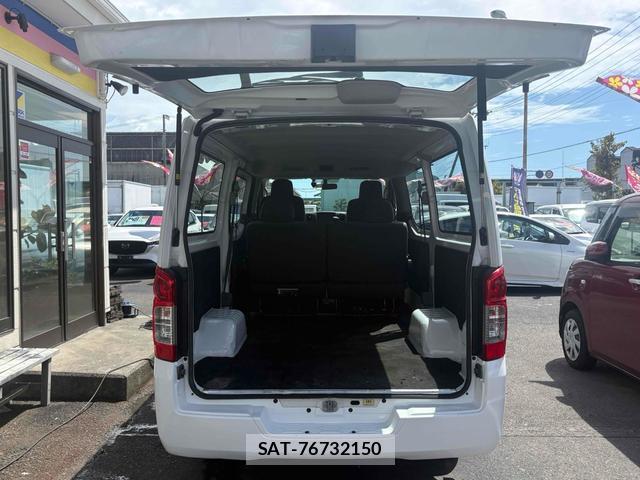 Nissan NV350 Caravan 2017-11 8373152-7