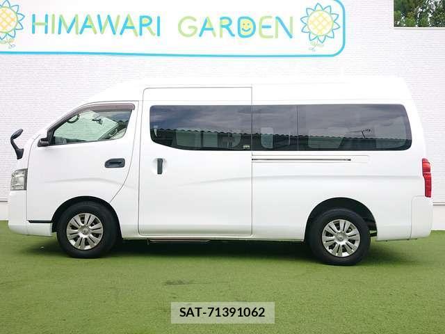 Nissan NV350 Caravan 2016-07 8374025-17