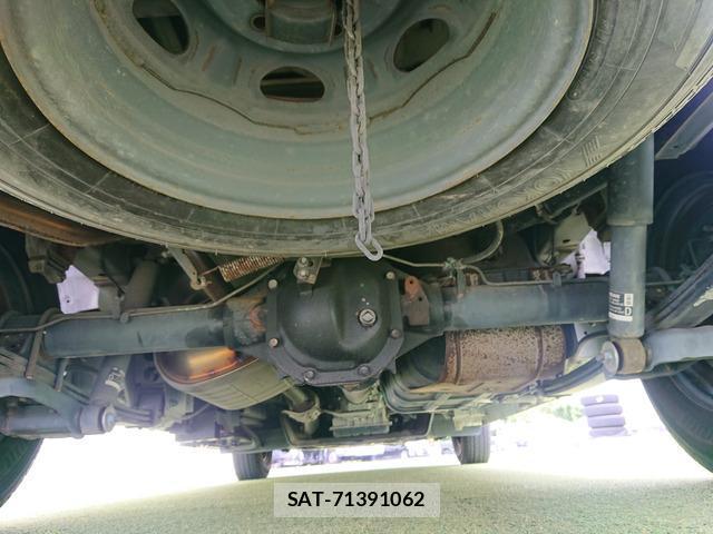 Nissan NV350 Caravan 2016-07 8374025-8