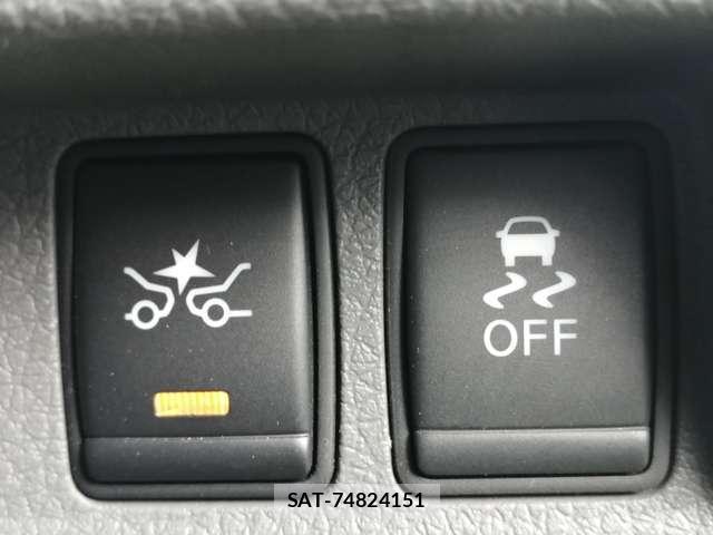 Nissan NV350 Caravan 2016-03 8374031-5