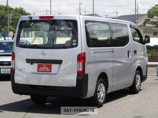 Nissan NV350 Caravan 2021-07 8374043-1