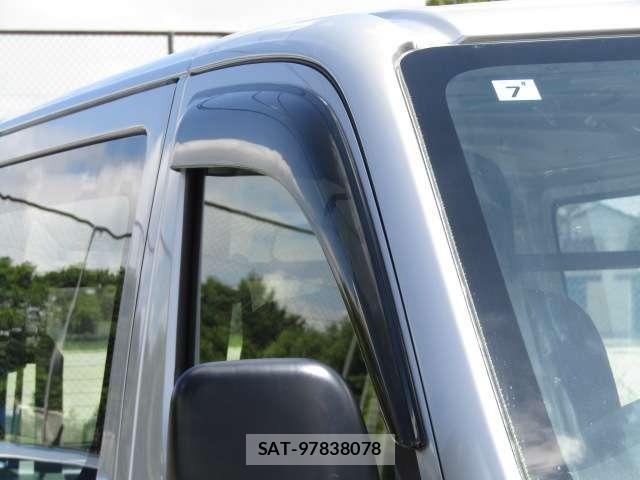 Nissan NV350 Caravan 2021-07 8374043-11