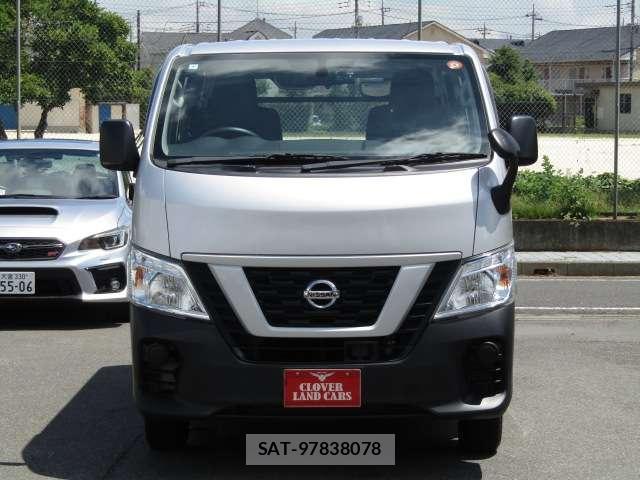 Nissan NV350 Caravan 2021-07 8374043-14