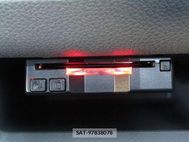 Nissan NV350 Caravan 2021-07 8374043-8