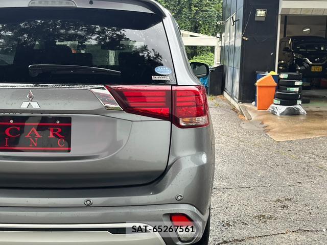 Mitsubishi OUTLANDER PHEV 2018-11 8372616-13