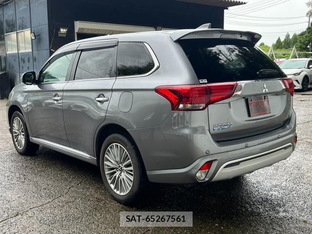 Mitsubishi OUTLANDER PHEV 2018-11 8372616-17